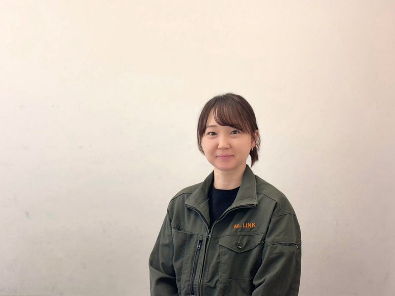 M-LINK女性スタッフ